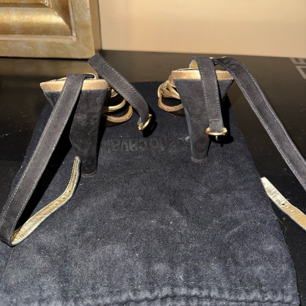 Roberto Cavalli Gold and Black Heels with Strappy Design - Picture 3 of 4